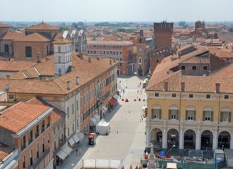 Biludlejning Ferrara